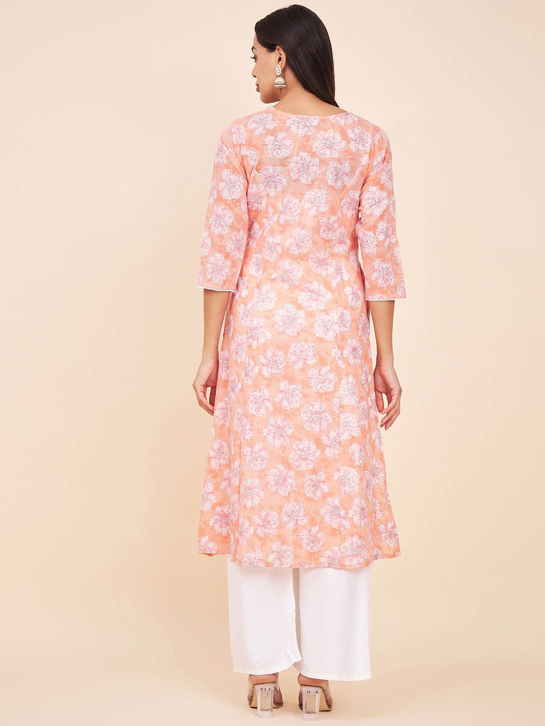 0ee76484-31f9-4c4d-bc9c-4dff56b8b4791709718071555LabelKhojWomenFloralPrintedSequinnedKurta4.jpg