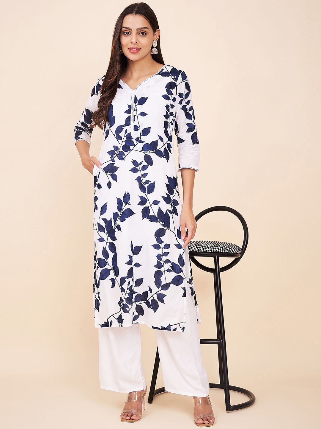 62ab9243-cf8e-423e-b964-e28e3776e5821709722450311LabelKhojWomenFloralPrintedThreadWorkKurta1.jpg