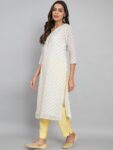 036067af-5049-41e2-8e82-2e8c687efde21709729213979LabelKhojWomenGeometricPrintedThreadWorkKurta1.jpg