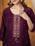 8e086c08-7213-4de1-987c-b74535618d3b1736177946060LabelKhojWomensWineChinonHandEmbroideryKurtawithPantandDupat1.jpg