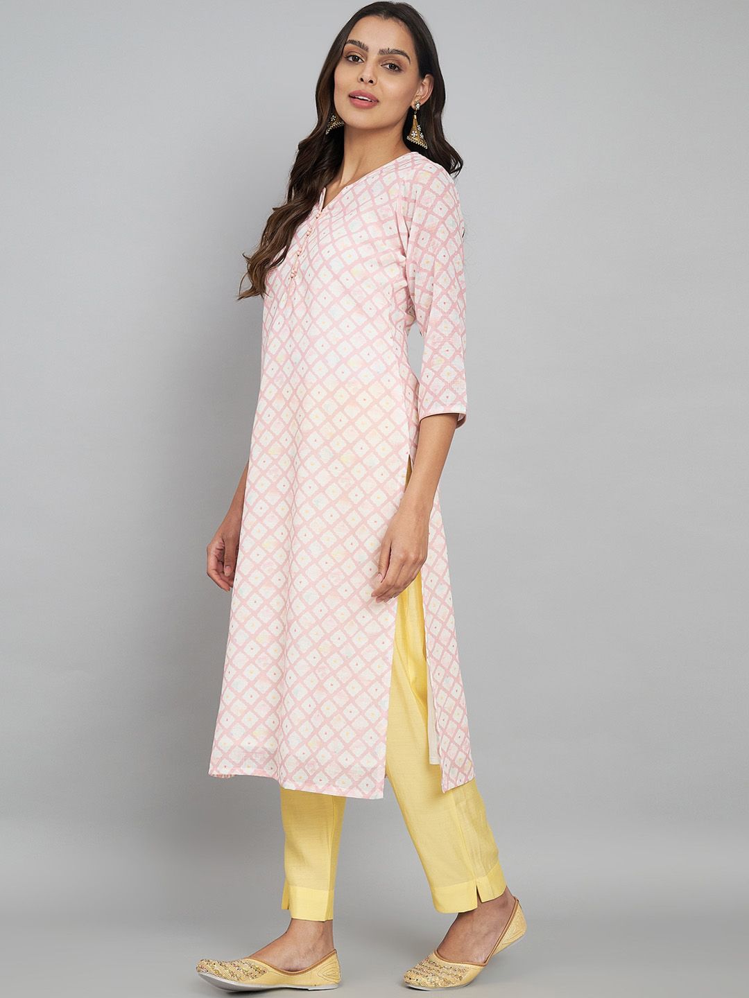 a624cb85-acbb-4f75-9269-23ca304c9b5a1709718061545LabelKhojWomenEthnicMotifsPrintedThreadWorkKurta5.jpg